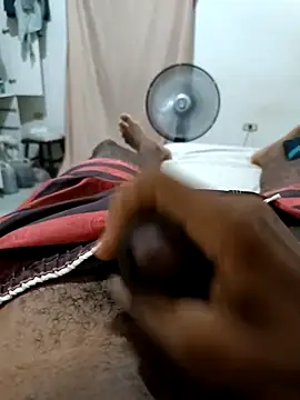 Snapshot of douglassilvadls chatting on February 26, 1:00 am douglassilvadls online show from February 26, 1:00 am