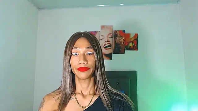 red veltet online show from April 18, 5:28 pm