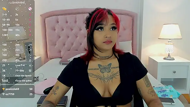 Snapshot of goth_tasha chatting on March 6, 10:36 pm goth tasha online show from March 6, 10:36 pm