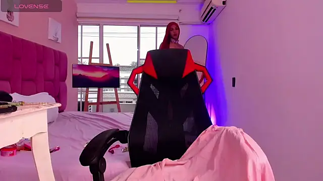 Snapshot of CHANELL_11INCHES chatting on September 20, 8:43 pm CHANELL 11INCHES online show from September 20, 8:43 pm