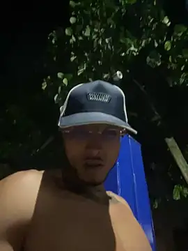 Snapshot of MaxxxSteil chatting on March 8, 6:10 am MaxxxSteil online show from March 8, 6:10 am