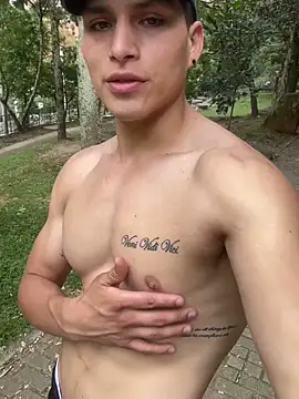 Snapshot of MaxxxSteil chatting on March 10, 8:23 pm MaxxxSteil online show from March 10, 8:23 pm