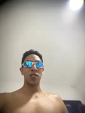 Snapshot of MaxxxSteil chatting on March 19, 7:27 pm MaxxxSteil online show from March 19, 7:27 pm