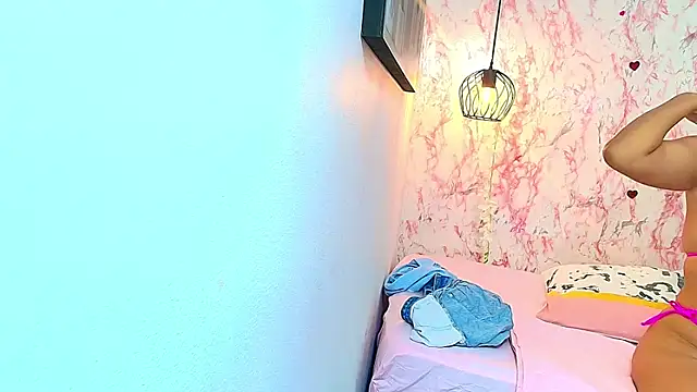 Snapshot of ZaraRousse chatting on September 28, 3:23 am ZaraRousse online show from September 28, 3:23 am