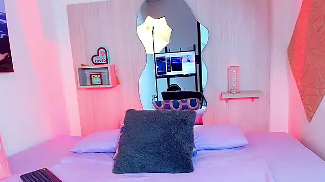 Snapshot of ZaraRousse chatting on October 9, 3:26 am ZaraRousse online show from October 9, 3:26 am