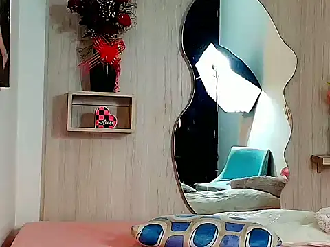 Snapshot of ZaraRousse chatting on November 29, 3:20 am ZaraRousse online show from November 29, 3:20 am