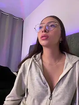 Dirty-Bunnyyy online show from April 28, 3:00 am