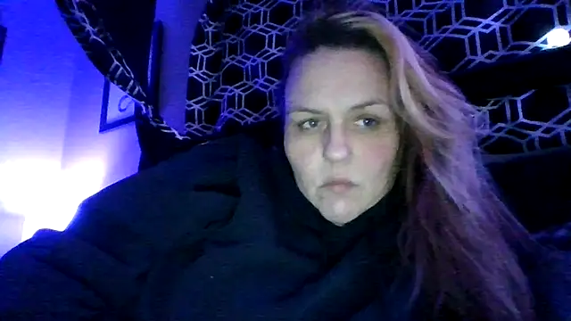 Snapshot of RubyRose33 chatting on March 20, 8:30 am RubyRose33 online show from March 20, 8:30 am