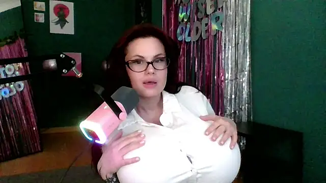 Della Ideal online show from March 4, 8:27 pm