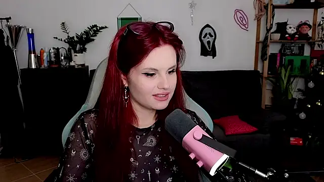 Della Ideal online show from January 7, 6:10 pm