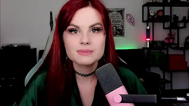 Della Ideal online show from March 18, 6:33 pm