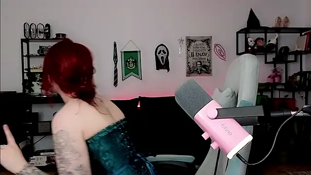 Della Ideal online show from April 22, 5:36 pm