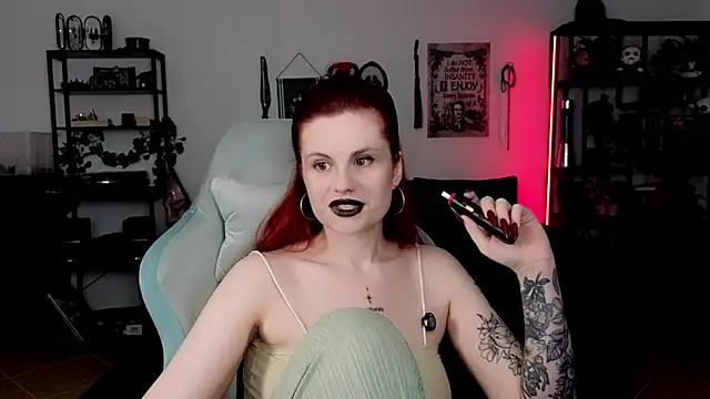 Snapshot of Della_Ideal chatting on June 28, 5:52 pm Della Ideal online show from June 28, 5:52 pm