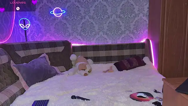 Velvettouch  online show from March 16, 3:04 am