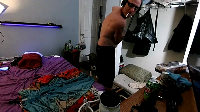 Snapshot of PornStro921 chatting on March 14, 8:28 pm PornStro921 online show from March 14, 8:28 pm