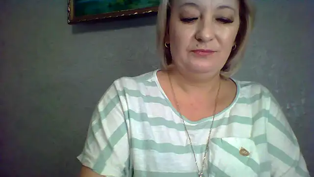 ArielXLoveresss online show from November 16, 8:31 am