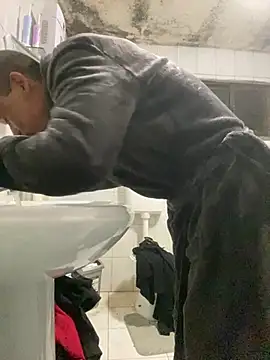 rogerdik76 online show from April 20, 10:44 pm