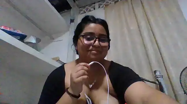 Snapshot of virginbrunette99 chatting on February 23, 2:51 am virginbrunette99 online show from February 23, 2:51 am