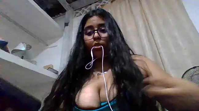 Snapshot of virginbrunette99 chatting on February 25, 6:36 am virginbrunette99 online show from February 25, 6:36 am