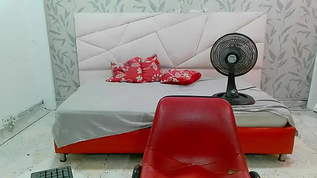 Snapshot of SexyPamela69 chatting on June 23, 6:50 pm SexyPamela69 online show from June 23, 6:50 pm