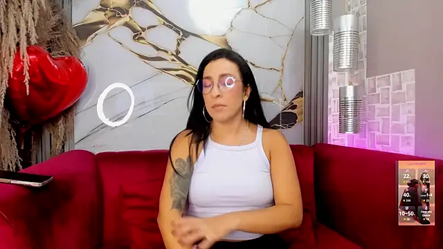 Snapshot of Bella_williamss_ chatting on May 7, 7:41 pm Bella williamss online show from May 7, 7:41 pm