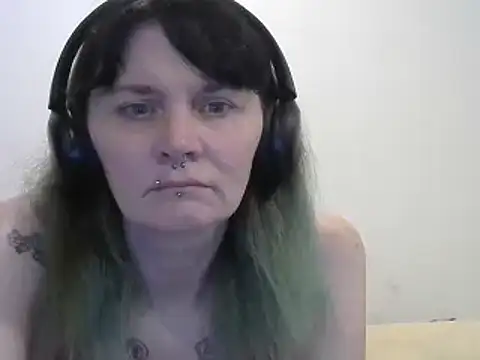 Hotmodel1984 online show from April 8, 5:02 pm