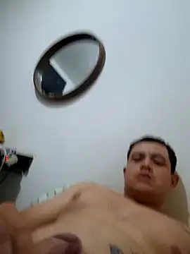 Snapshot of comcoroas chatting on December 21, 6:59 pm comcoroas online show from December 21, 6:59 pm