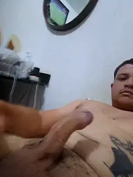 Snapshot of comcoroas chatting on April 5, 10:18 pm comcoroas online show from April 5, 10:18 pm