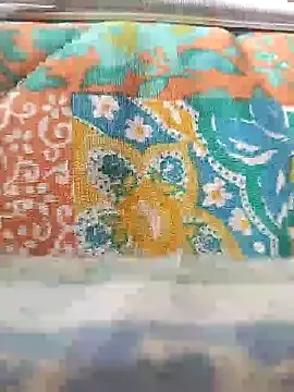 Snapshot of surfacespurt54 chatting on June 13, 7:50 am surfacespurt54 online show from June 13, 7:50 am