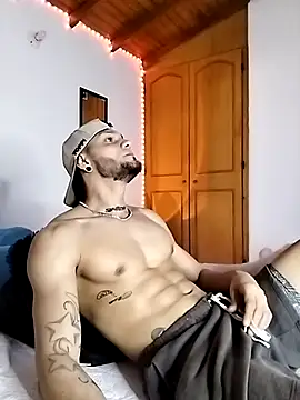 Snapshot of morenosiam chatting on November 27, 2:13 am morenosiam online show from November 27, 2:13 am