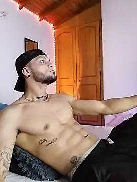 Snapshot of morenosiam chatting on November 29, 4:15 am morenosiam online show from November 29, 4:15 am