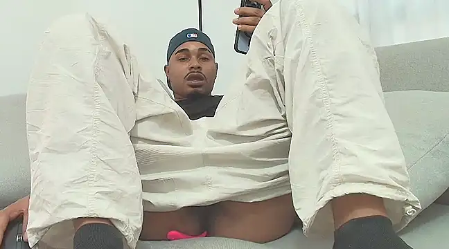 Snapshot of latinbbc_00 chatting on March 1, 7:15 pm latinbbc 00 online show from March 1, 7:15 pm