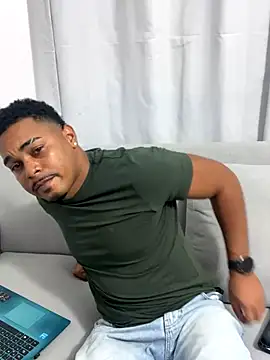 Snapshot of latinbbc_00 chatting on September 14, 5:39 am latinbbc 00 online show from September 14, 5:39 am