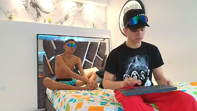 KING OFF BOYS online show from November 21, 1:32 pm