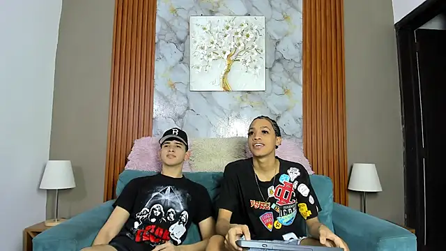 KING OFF BOYS online show from April 22, 7:26 pm