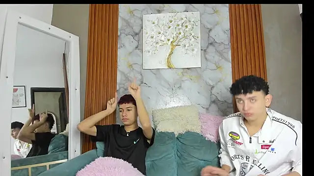 KING OFF BOYS online show from June 9, 2:06 pm