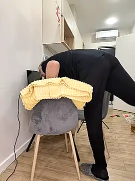  KissMyAss  online show from April 7, 4:51 pm