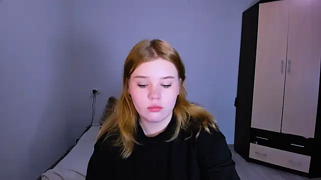 LaseyMoon online show from December 20, 1:34 am