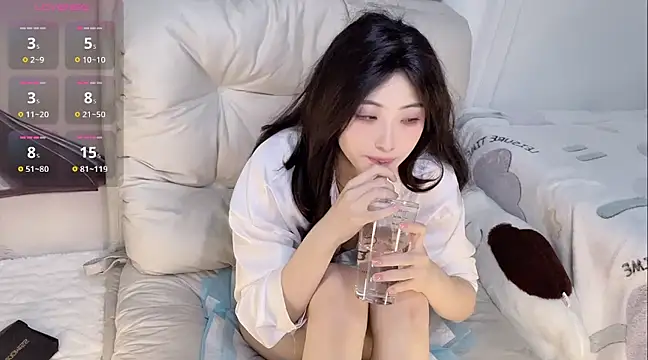 xiaolanlan3344 online show from March 20, 5:47 pm