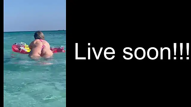 Snapshot of _Allie_ chatting on October 1, 4:40 am  Allie  online show from October 1, 4:40 am