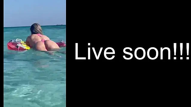 Snapshot of _Allie_ chatting on October 5, 4:11 am  Allie  online show from October 5, 4:11 am