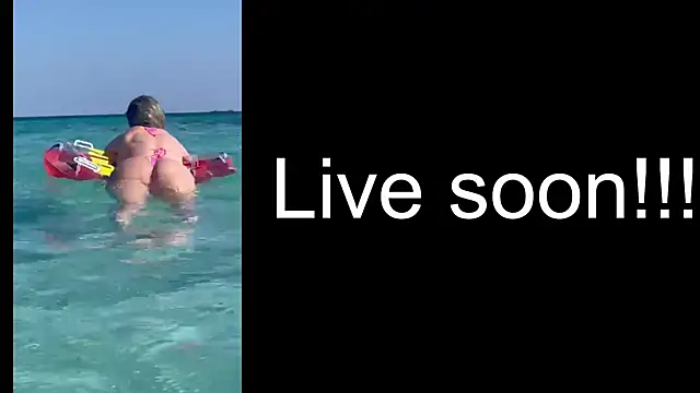 Snapshot of _Allie_ chatting on October 19, 5:30 am  Allie  online show from October 19, 5:30 am