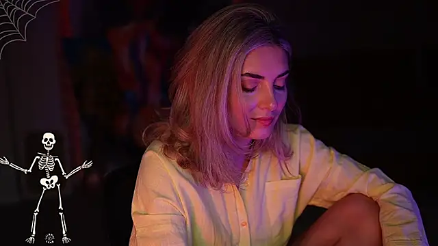 Snapshot of _Allie_ chatting on October 26, 5:46 am  Allie  online show from October 26, 5:46 am