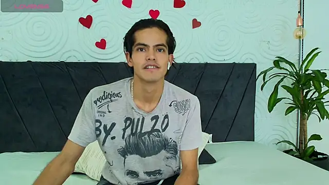 Maximoherrera 16 online show from March 5, 3:40 am