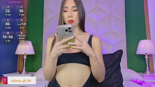 Snapshot of queen__violet chatting on July 23, 7:23 pm queen violet online show from July 23, 7:23 pm