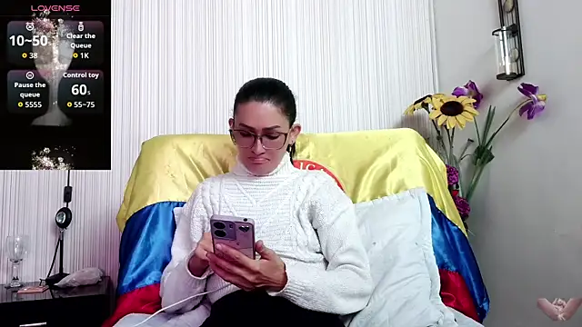 Snapshot of anastaciafire25 chatting on November 18, 12:42 pm anastaciafire25 online show from November 18, 12:42 pm