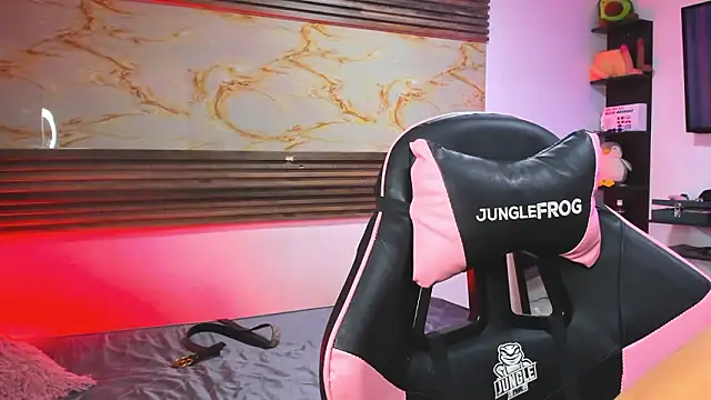 Cloe roouse online show from March 13, 7:42 pm