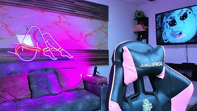 Cloe roouse online show from April 25, 1:41 pm