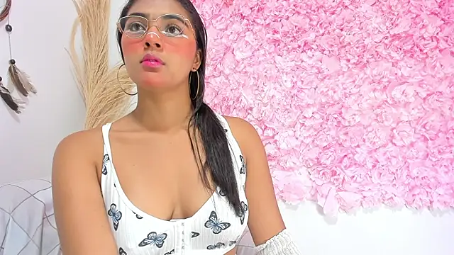 Melodymoore  online show from February 14, 9:22 pm