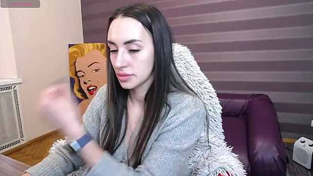 JenniferStone online show from March 8, 8:40 am